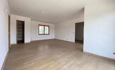 Venta de casa nueva en condominio Pirque sector Los Silos