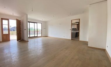 Venta de casa nueva en condominio Pirque sector Los Silos