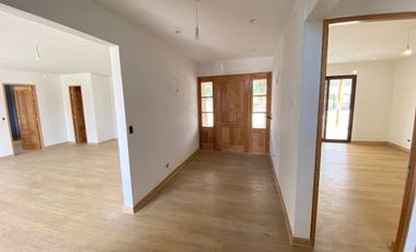 Venta de casa nueva en condominio Pirque sector Los Silos