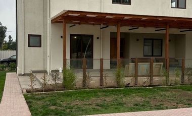Venta de casa nueva en condominio Pirque sector Los Silos