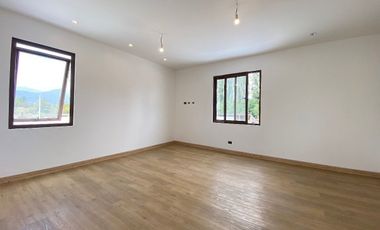 Venta de casa nueva en condominio Pirque sector Los Silos