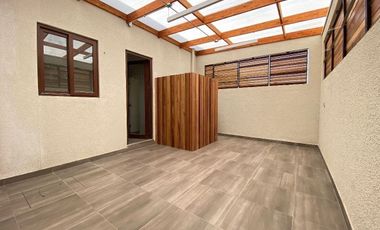 Venta de casa nueva en condominio Pirque sector Los Silos