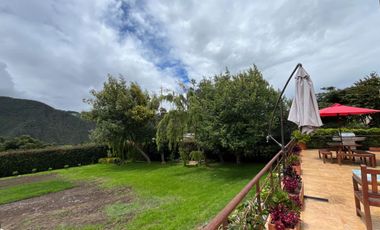 Venta de espectacular casa en conjunto Casa de Campo, La Calera.