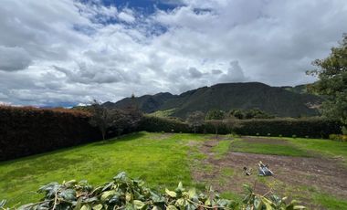 Venta de espectacular casa en conjunto Casa de Campo, La Calera.