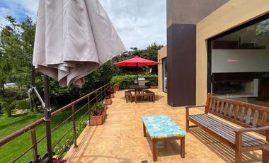 Venta de espectacular casa en conjunto Casa de Campo, La Calera.