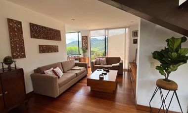 Venta de espectacular casa en conjunto Casa de Campo, La Calera.