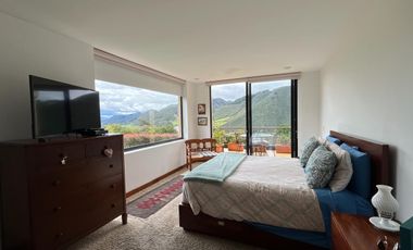 Venta de espectacular casa en conjunto Casa de Campo, La Calera.