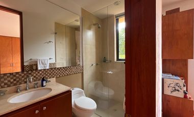 Venta de espectacular casa en conjunto Casa de Campo, La Calera.