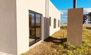 VENTA | CASA A ESTRENAR CON PILETA | BARRIO COSTA DEL SOL