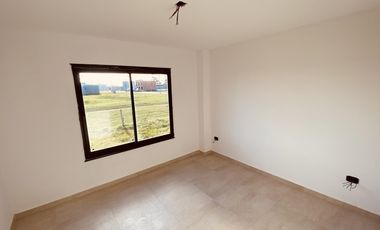 VENTA | CASA A ESTRENAR CON PILETA | BARRIO COSTA DEL SOL
