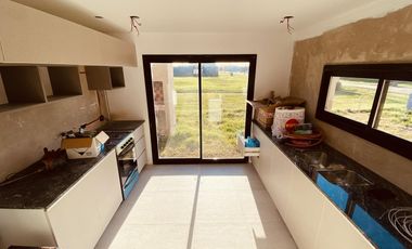 VENTA | CASA A ESTRENAR CON PILETA | BARRIO COSTA DEL SOL