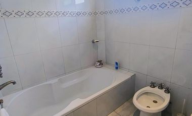 Casa en venta - 2 Dormitorios 2 Baños - Tolosa