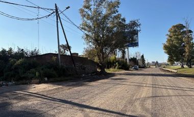 Terreno en  esquina s/Colectora y frente a tres calles