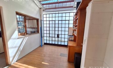 Venta casa de 4 ambientes con cochera y quincho en Sarandí