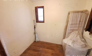 Venta casa de 4 ambientes con cochera y quincho en Sarandí