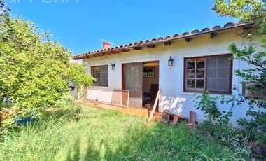 Venta casa de 4 ambientes con cochera y quincho en Sarandí