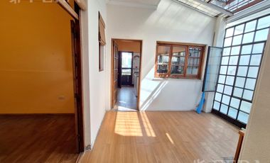 Venta casa de 4 ambientes con cochera y quincho en Sarandí