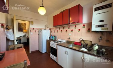 AMPLIO DEPTO DE 2 AMBIENTES EN EXCELENTE UBICACIÓN