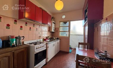 AMPLIO DEPTO DE 2 AMBIENTES EN EXCELENTE UBICACIÓN