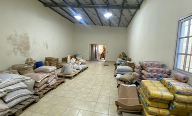 Galpón en  Venta