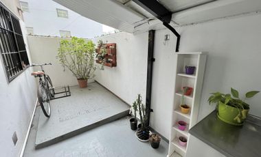Impecable departamento en venta con TERRAZA y PATIO  PRIVADO!!