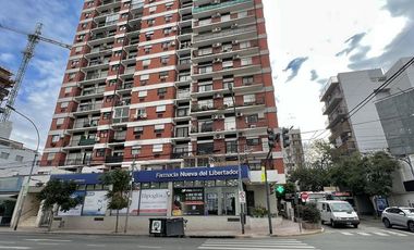 Impecable departamento en venta con TERRAZA y PATIO  PRIVADO!!