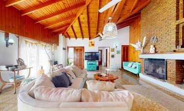 Casa de tres dormitorios en Punta Lara