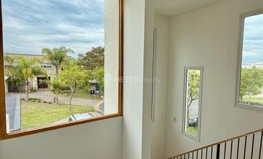Casa en Alquiler a la Laguna  Amoblada Puertos del Lago
