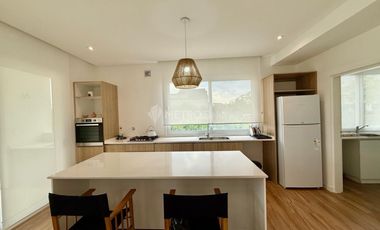 Casa en Alquiler a la Laguna  Amoblada Puertos del Lago