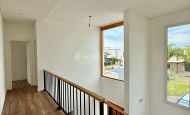 Casa en Alquiler a la Laguna  Amoblada Puertos del Lago