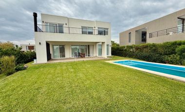 Casa en Alquiler a la Laguna  Amoblada Puertos del Lago