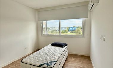 Casa en Alquiler a la Laguna  Amoblada Puertos del Lago