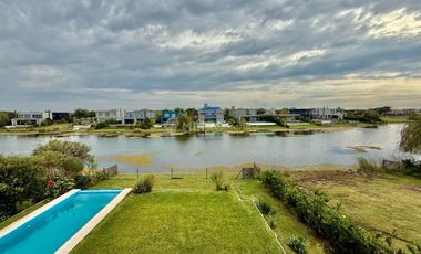 Casa en Alquiler a la Laguna  Amoblada Puertos del Lago