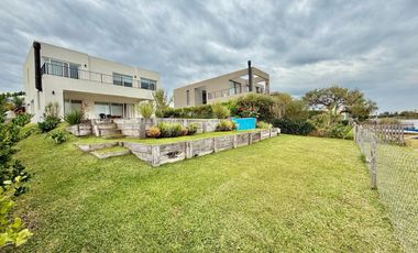 Casa en Alquiler a la Laguna  Amoblada Puertos del Lago