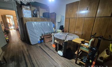 Venta de Casa 4 ambientes con Patio y Parrilla en Bernal Oeste
