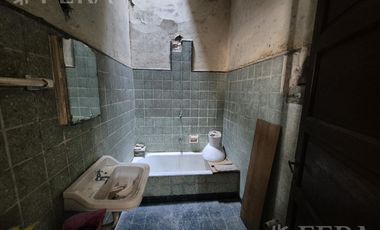 Venta de Casa 4 ambientes con Patio y Parrilla en Bernal Oeste