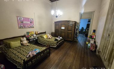 Venta de Casa 4 ambientes con Patio y Parrilla en Bernal Oeste