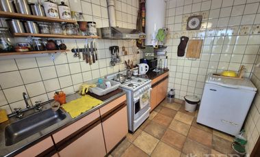 Venta de Casa 4 ambientes con Patio y Parrilla en Bernal Oeste