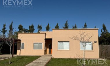 Casa en alquiler 3 dormitorios en Barrio San Rafael Villanueva