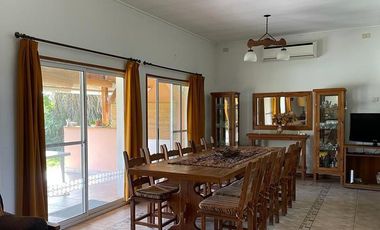 Casa en alquiler  con muebles en barrio  San Isidro Labrador, Villanueva, Tigre- lote a la laguna