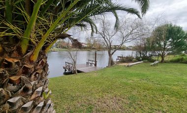 Casa en alquiler  con muebles en barrio  San Isidro Labrador, Villanueva, Tigre- lote a la laguna