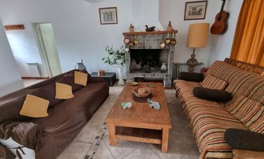 Casa en alquiler  con muebles en barrio  San Isidro Labrador, Villanueva, Tigre- lote a la laguna