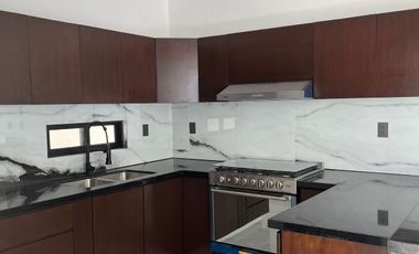 SE VENDE CASA A 3 CUADRAS DE VIA MUERTA