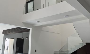 SE VENDE CASA A 3 CUADRAS DE VIA MUERTA