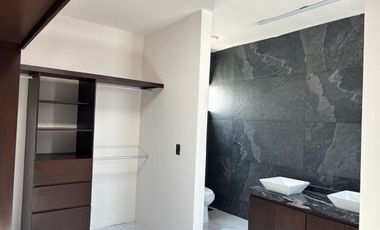 SE VENDE CASA A 3 CUADRAS DE VIA MUERTA