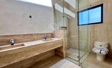 Residencia a estrenar con vista y acceso directo al lago en Valle de Bravo