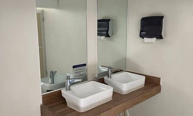 CASA CON USO DE SUELO PARA OFICINAS