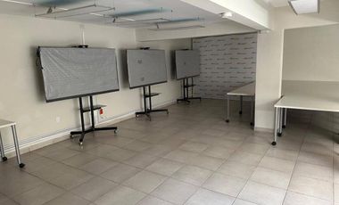 CASA CON USO DE SUELO PARA OFICINAS