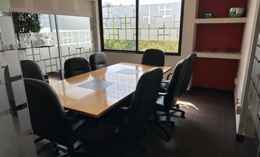 CASA CON USO DE SUELO PARA OFICINAS