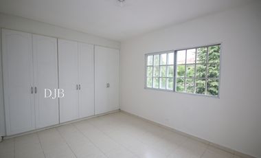 VENTA CASA DE ESQUINA EN ALTOS DE PANAM